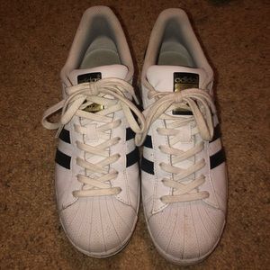 Adidas superstars